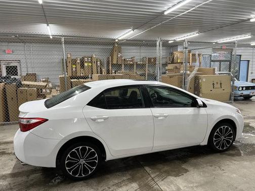 Photo 2 of 22 of 2014 Toyota Corolla L