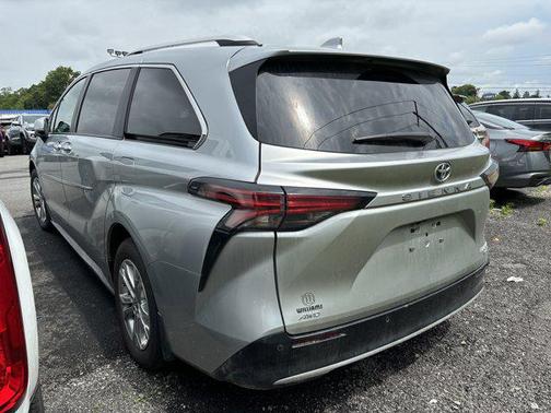 2024 Toyota Sienna Platinum 7 Passenger