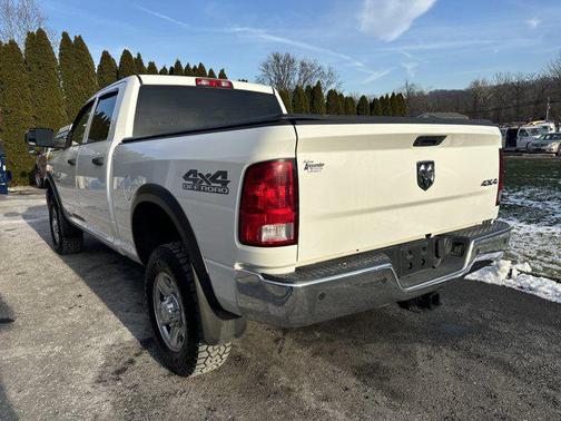 2017 RAM 2500 Tradesman Crew Cab 4x4 6'4' Box