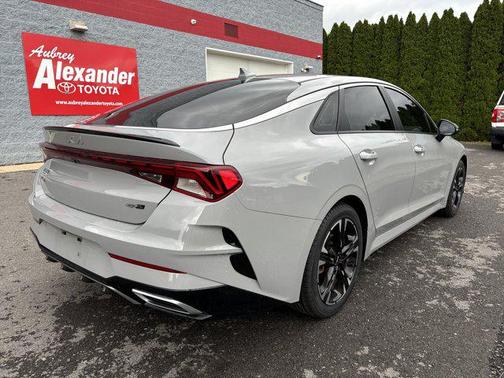 2022 Kia K5 GT-Line