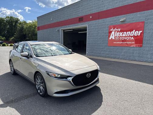 Platinum Quartz Metallic 2025 Mazda Mazda3 FWD w/Preferred Package