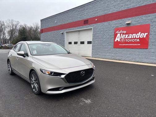 Platinum Quartz Metallic 2025 Mazda Mazda3 FWD w/Preferred Package