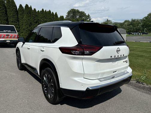 2025 Nissan Rogue Platinum
