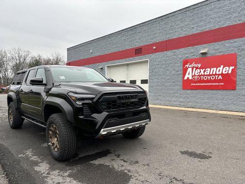 2025 Toyota Tacoma Hybrid Trailhunter