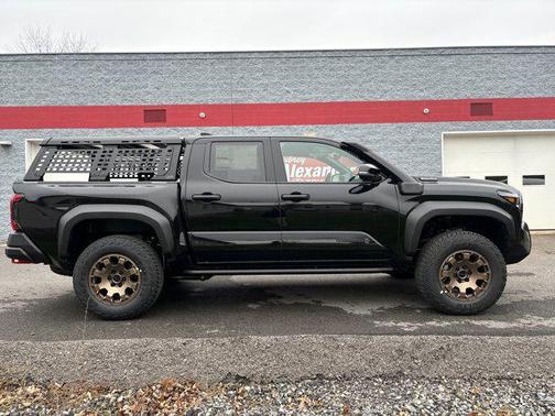 2025 Toyota Tacoma Hybrid Trailhunter