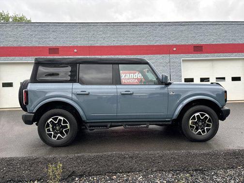 2023 Ford Bronco Outer Banks