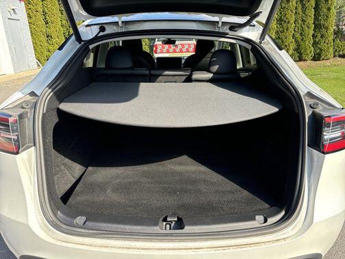 2024 Tesla Model Y Long Range Dual Motor All-Wheel Drive