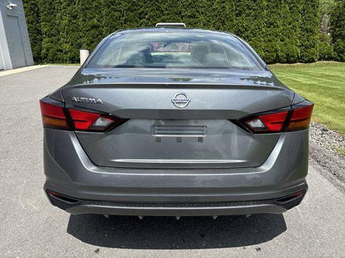 2022 Nissan Altima S FWD