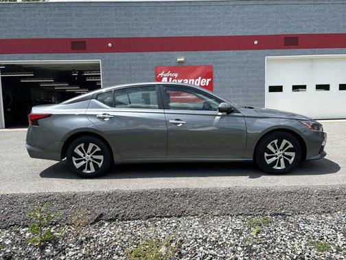 2022 Nissan Altima S FWD