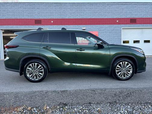 2024 Toyota Highlander XLE