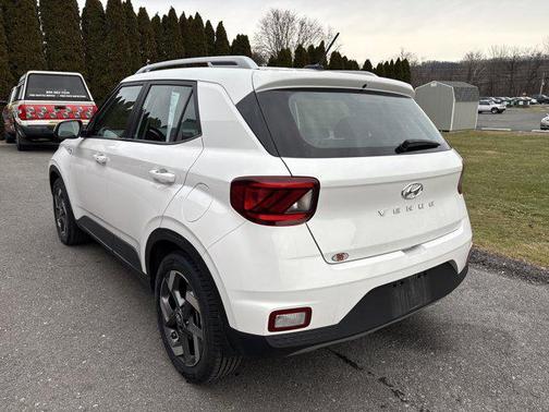 2024 Hyundai VENUE SEL