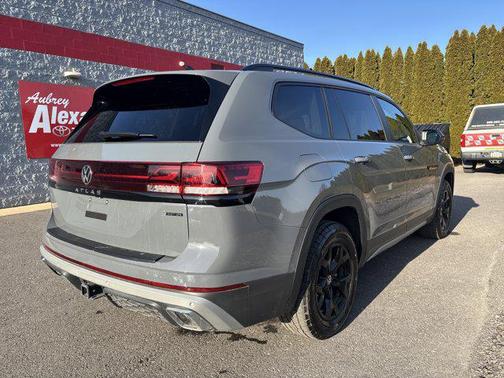 2025 Volkswagen Atlas 2.0T Peak Edition