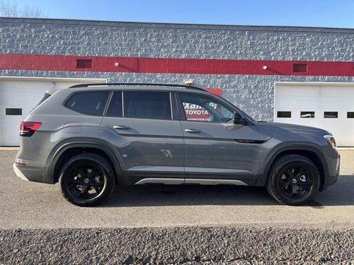 2025 Volkswagen Atlas 2.0T Peak Edition