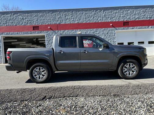 2023 Nissan Frontier SV