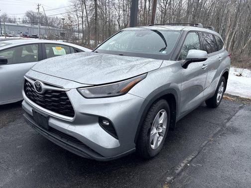 2022 Toyota Highlander LE
