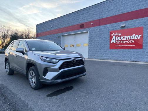 2023 Toyota RAV4 LE