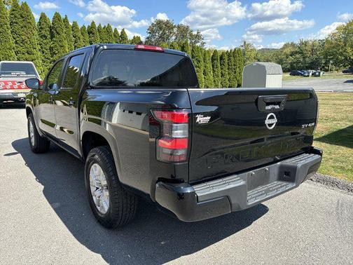 2023 Nissan Frontier SV