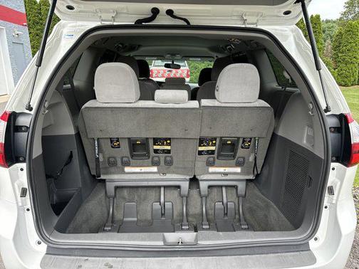 2017 Toyota Sienna LE