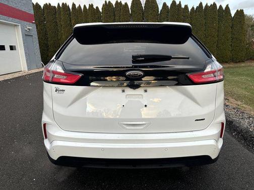 2022 Ford Edge SE