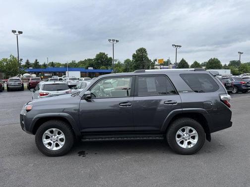 Photo 4 of 21 of 2019 Toyota 4Runner SR5 Premium