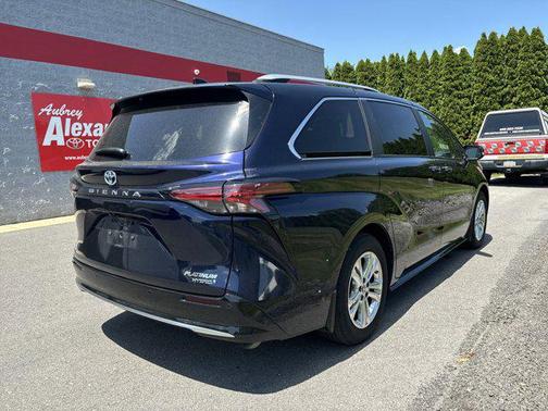 2023 Toyota Sienna Platinum 7 Passenger