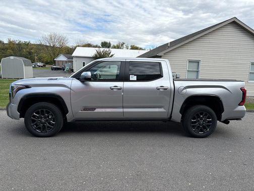 2026 Toyota Tundra Hybrid Platinum