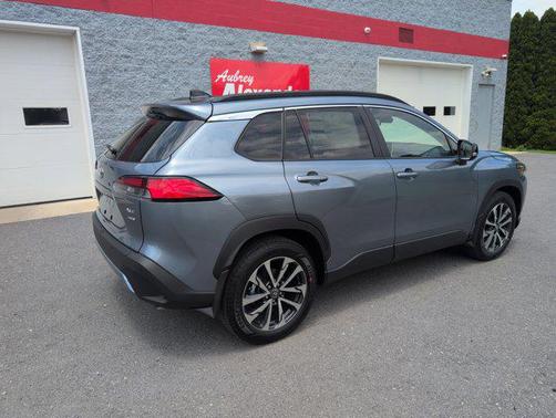 2025 Toyota Corolla Cross XLE