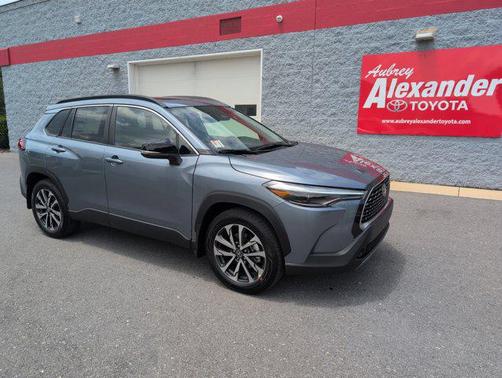 2025 Toyota Corolla Cross XLE
