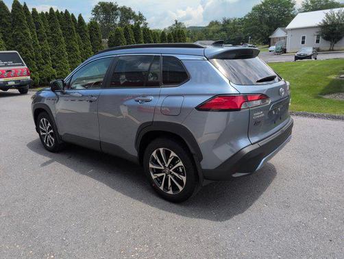 2025 Toyota Corolla Cross XLE