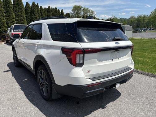 Star White Metallic Tri-Coat 2025 Ford Explorer ST-Line