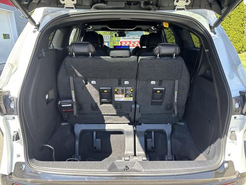 Pearl 2026 Toyota Sienna Limited