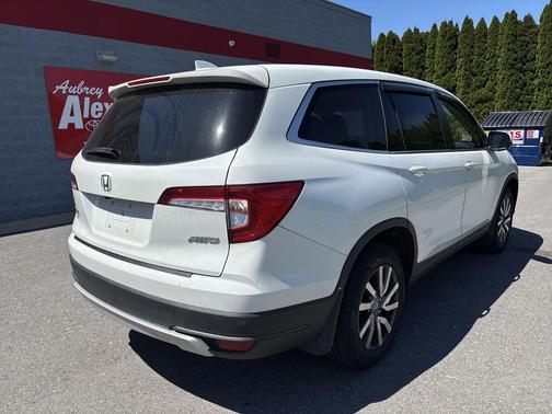 Platinum White Pearl 2021 Honda Pilot AWD EX