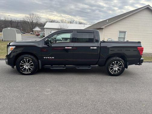 2021 Nissan Titan SV