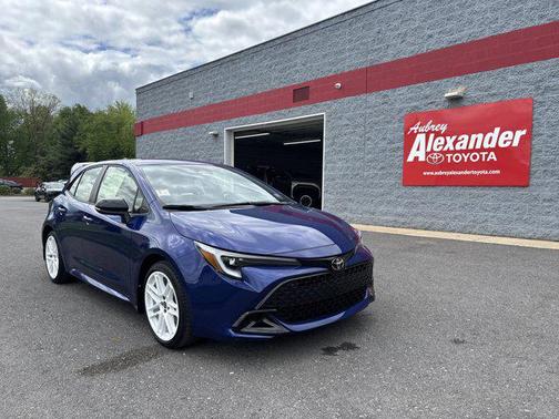 Blue Crush Metallic 2026 Toyota Corolla SE