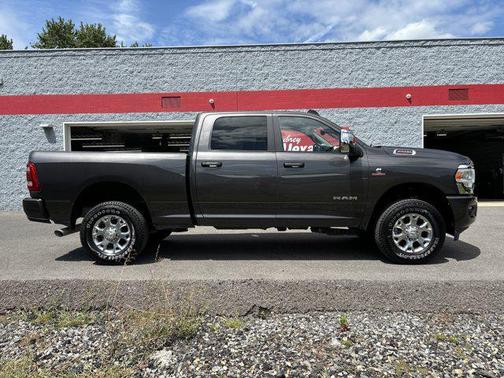 2024 RAM 2500 Laramie Crew Cab 4x4 6'4' Box