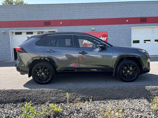 2024 Toyota RAV4 Hybrid SE