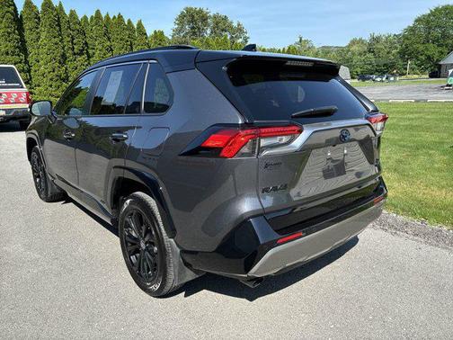 2024 Toyota RAV4 Hybrid SE