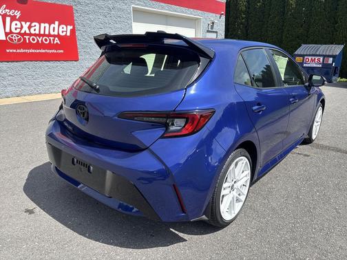 Blue Crush Metallic 2026 Toyota Corolla SE