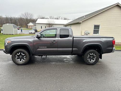2017 Toyota Tacoma Base