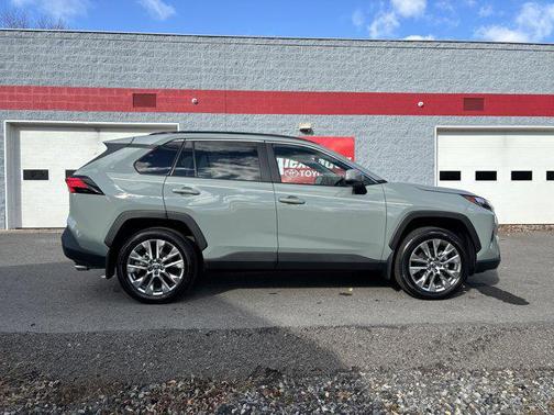 2023 Toyota RAV4 XLE Premium