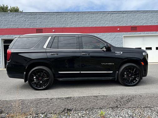 2023 GMC Yukon SLT