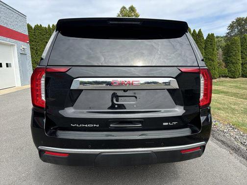 2023 GMC Yukon SLT