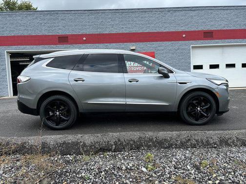 2023 Buick Enclave Essence AWD