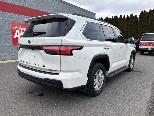 2025 Toyota Sequoia SR5