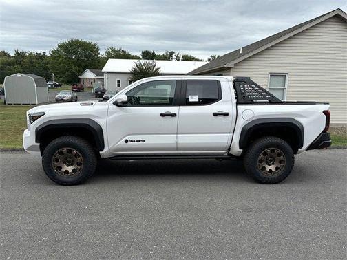 2025 Toyota Tacoma Hybrid Trailhunter