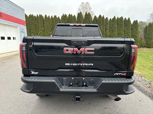 2024 GMC Sierra 2500 AT4