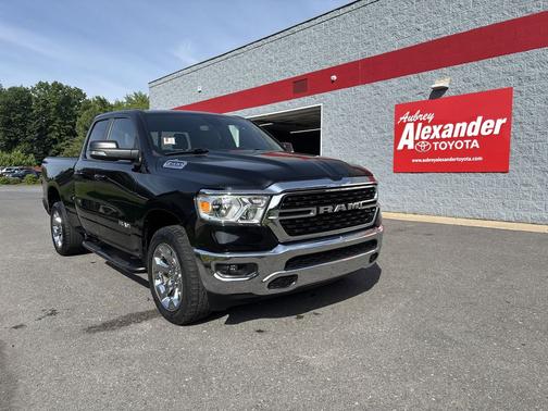Diamond Black Crystal Pearlcoat 2022 RAM 1500 Big Horn/Lone Star