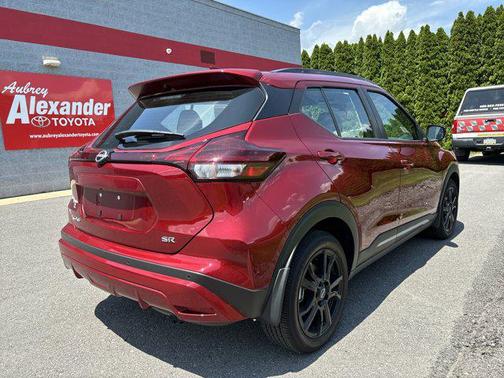 2024 Nissan Kicks SR