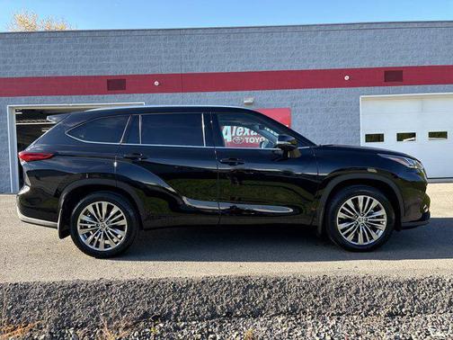 2021 Toyota Highlander Platinum
