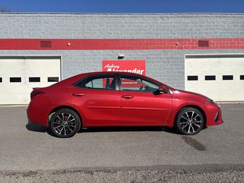 Barcelona Red Metallic 2017 Toyota Corolla XSE